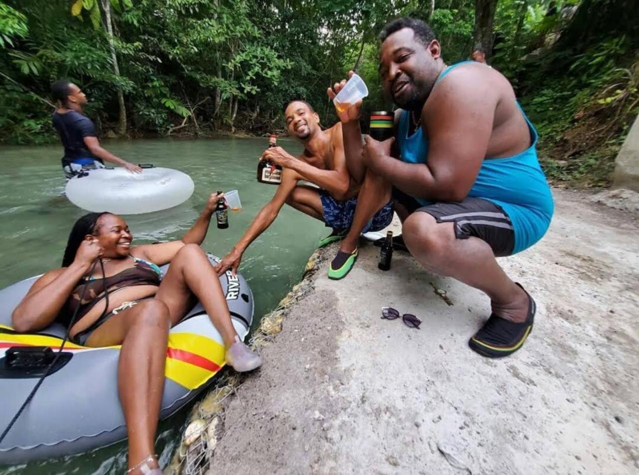 Idilio Escape Apartment Ocho Rios Ngoại thất bức ảnh